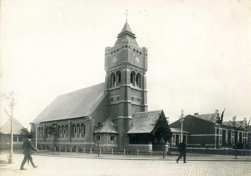 De kerk in het 'Moderne Dorp' van de wereltentoonstelling van 1913 te Gent (foto: Zwarte Doos)